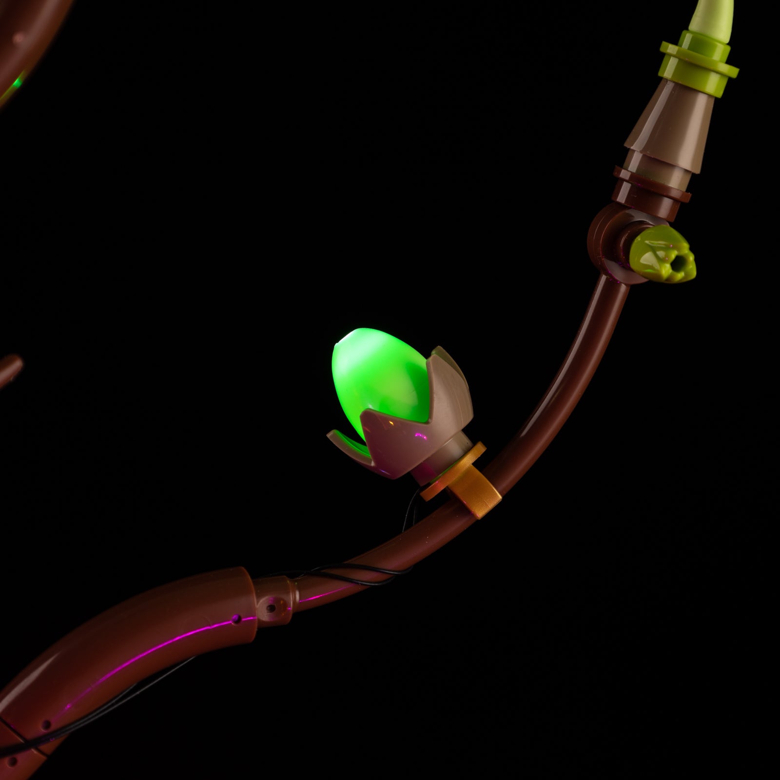 Magnolia Branches Touch Version 11510 - close-up of rear vent and tail light