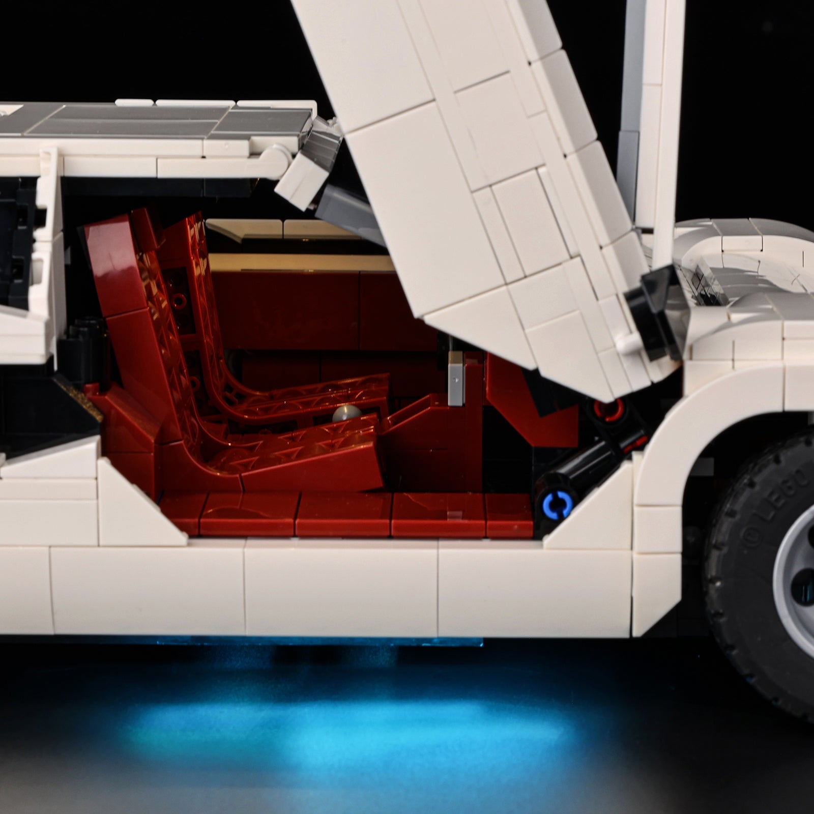 LED accent lighting detail for LEGO Lamborghini Countach 10337