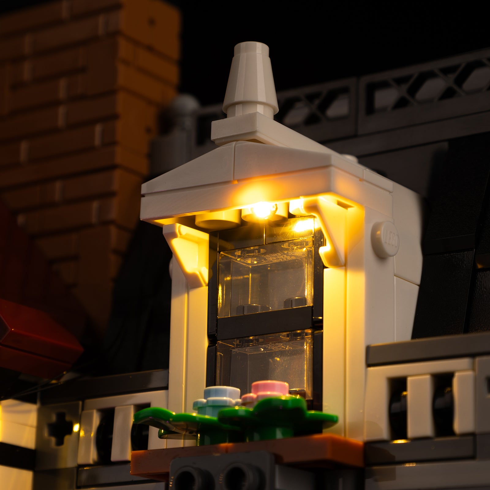Kyglaring Light Kit for LEGO Tudor Corner 10350 - Detail View (LED close-up)