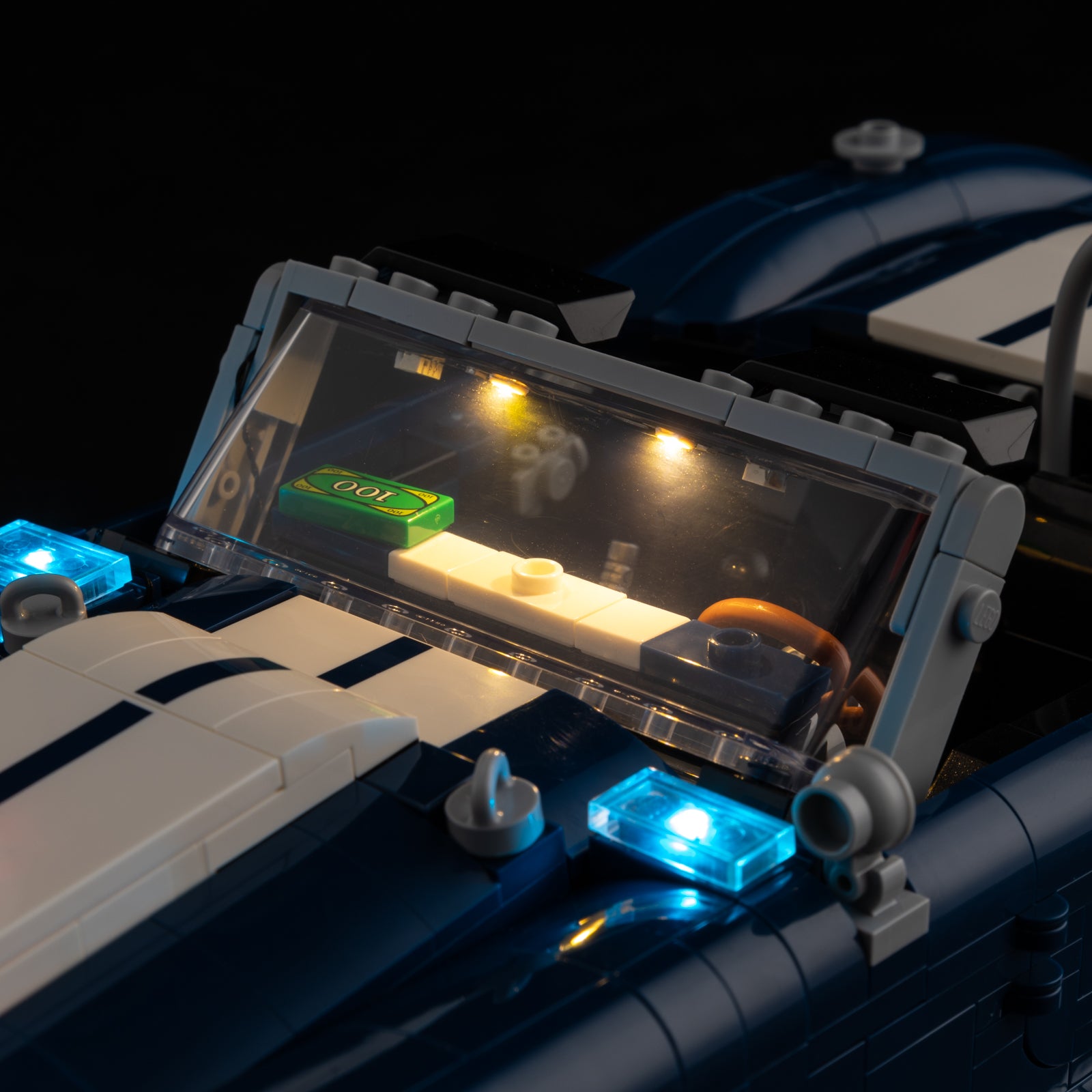10357-Shelby-Cobra-427-SC-Detail Light3.jpg