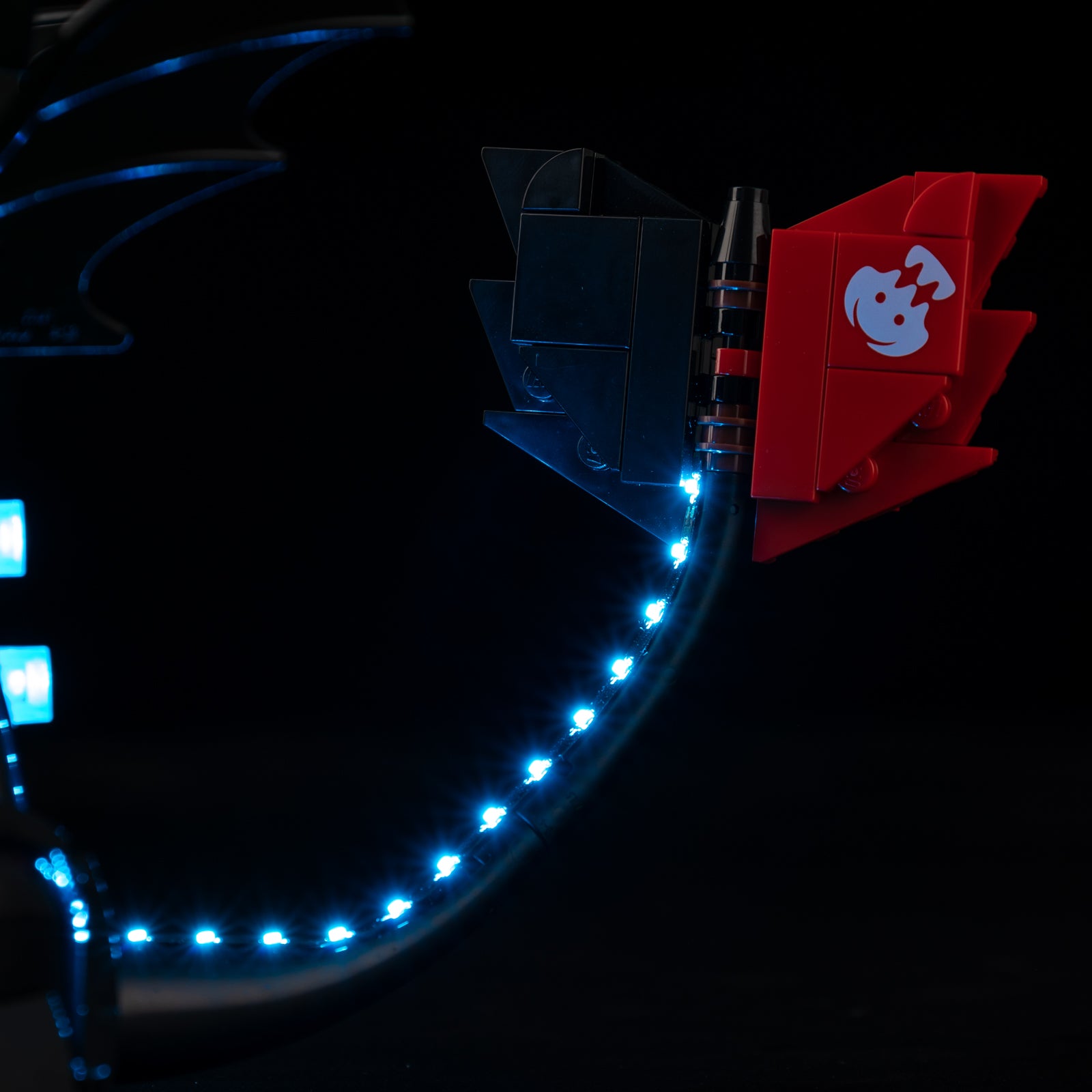 10375-How-to-Train-Your-Dragon-Toothless-Detail Light1.jpg