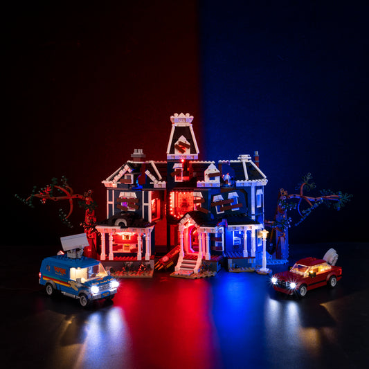 Front view of the assembled Stranger Things: The Creel House LEGO lighting
