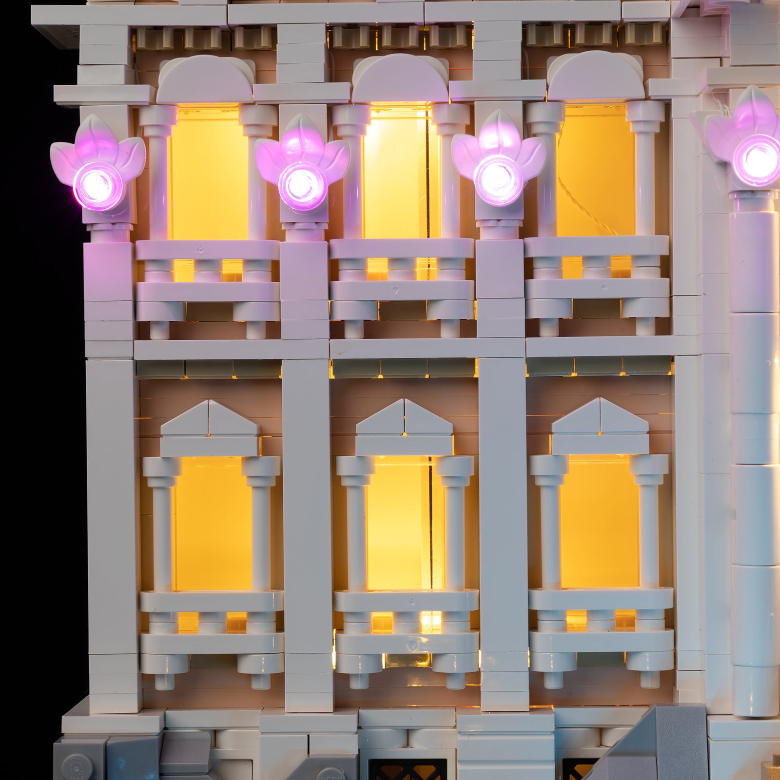 21062-Treasure-Island-Detail Light2.jpg