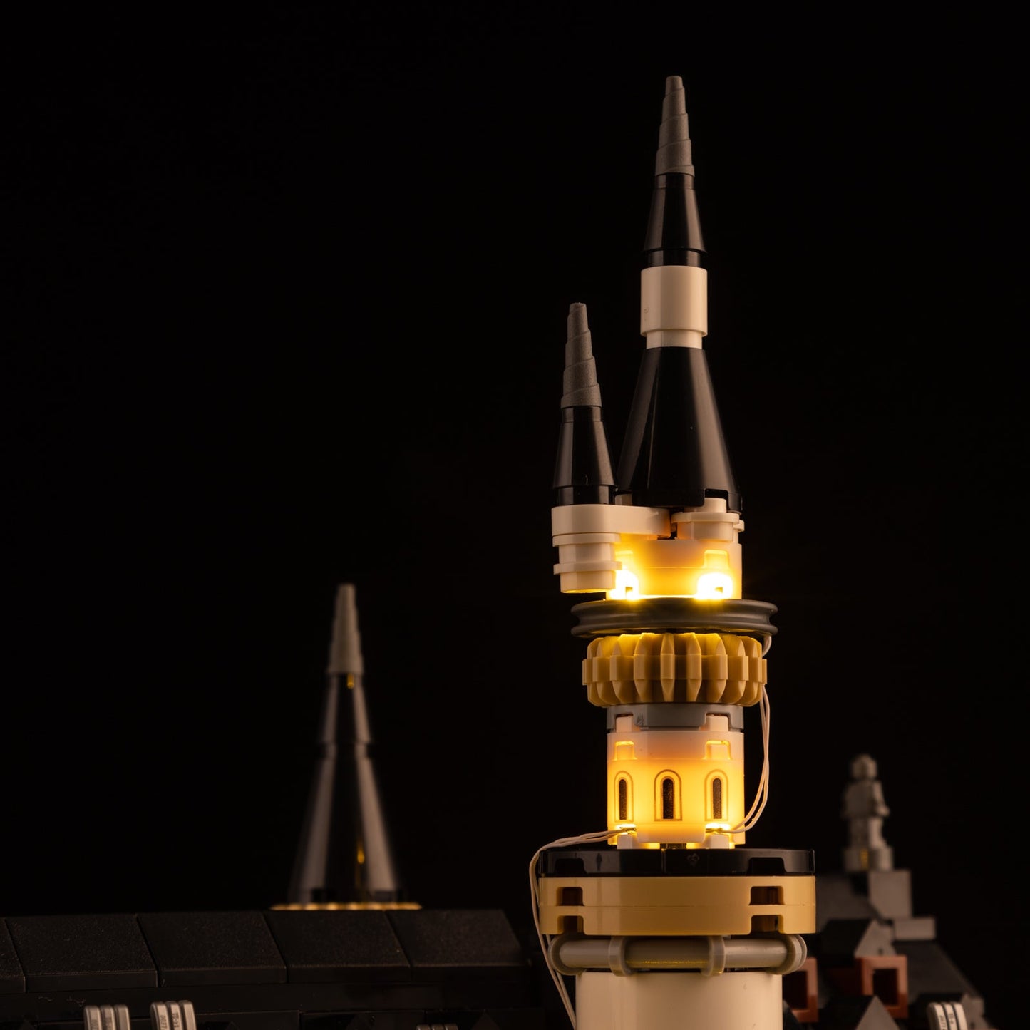 Light Kit For LEGO Neuschwanstein-Castle 21063 - Gallery Image 10