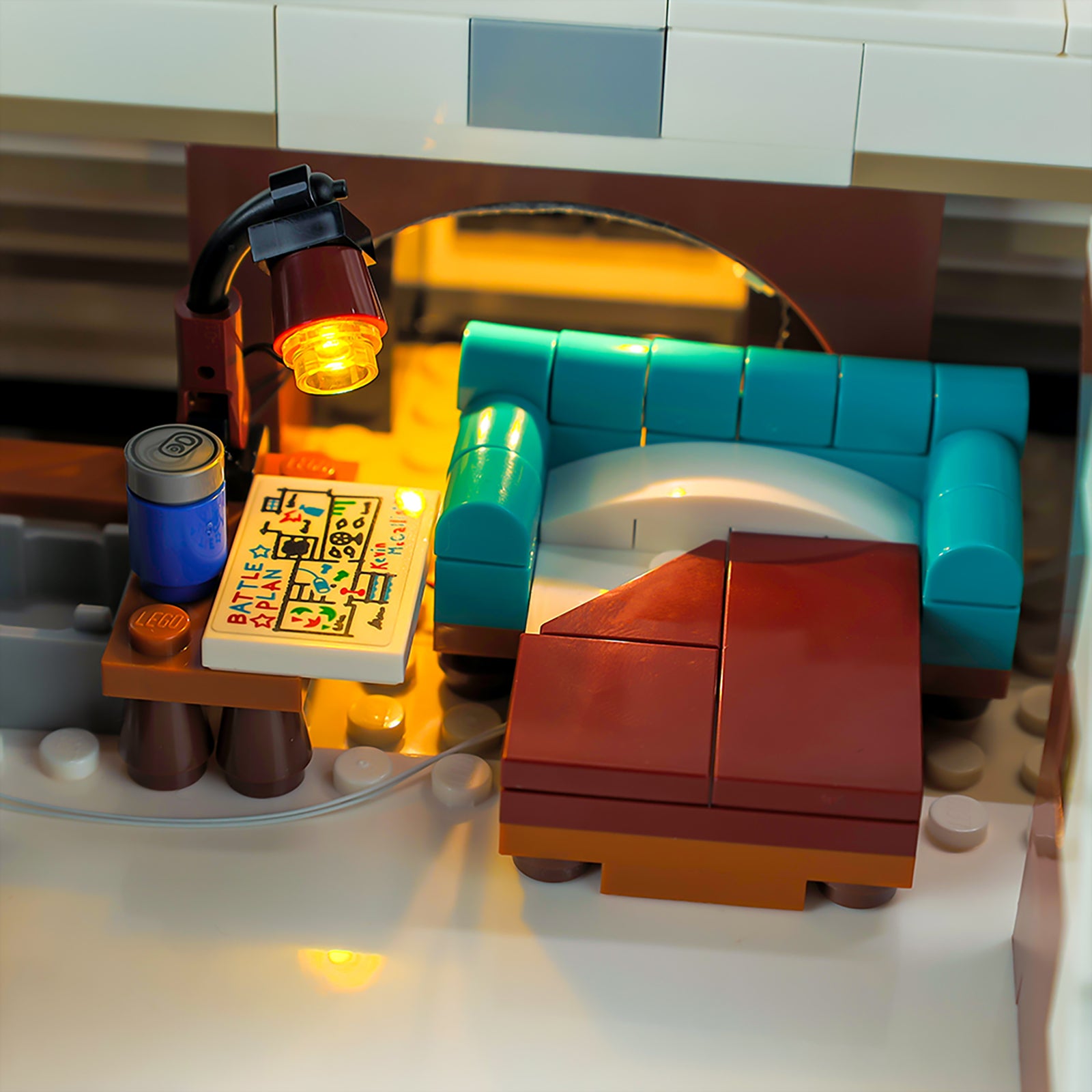 21330-Home-Alone-Detail Light4.jpg