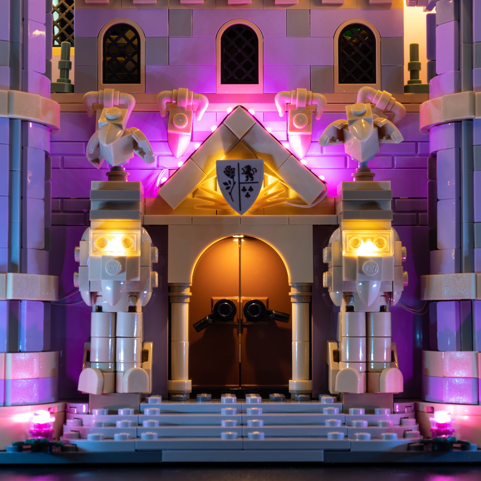 43263 Beauty and the Beast Castle 8 details