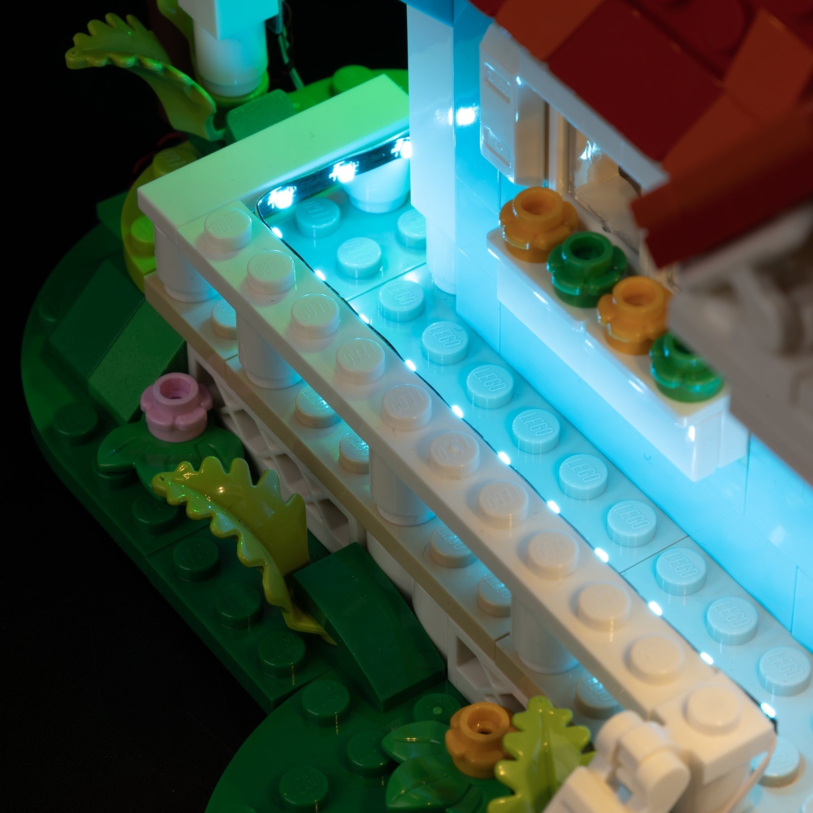 Light Kit For LEGO Lilo and Stitch Beach House 43268 - 43268-Lilo-and-Stitch-Beach-House-12-details