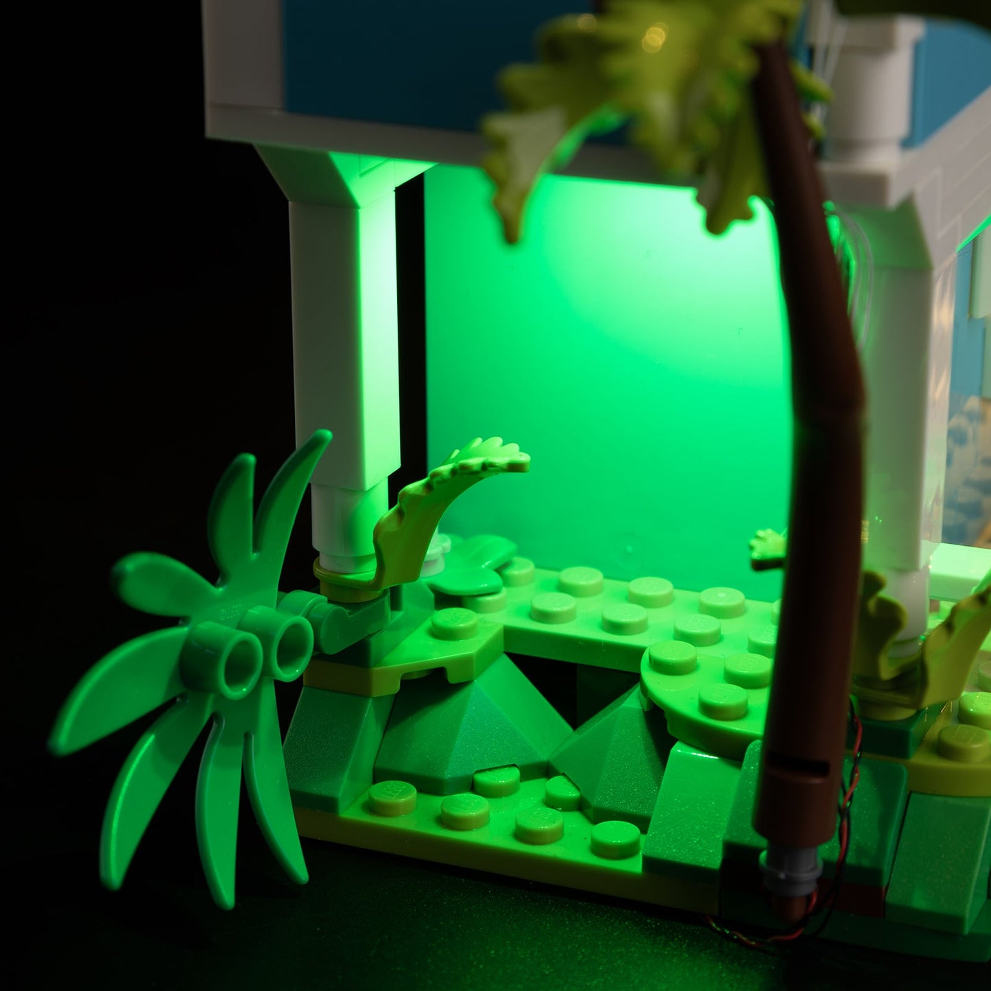 Light Kit For LEGO Lilo and Stitch Beach House 43268 - 43268-Lilo-and-Stitch-Beach-House-6-details