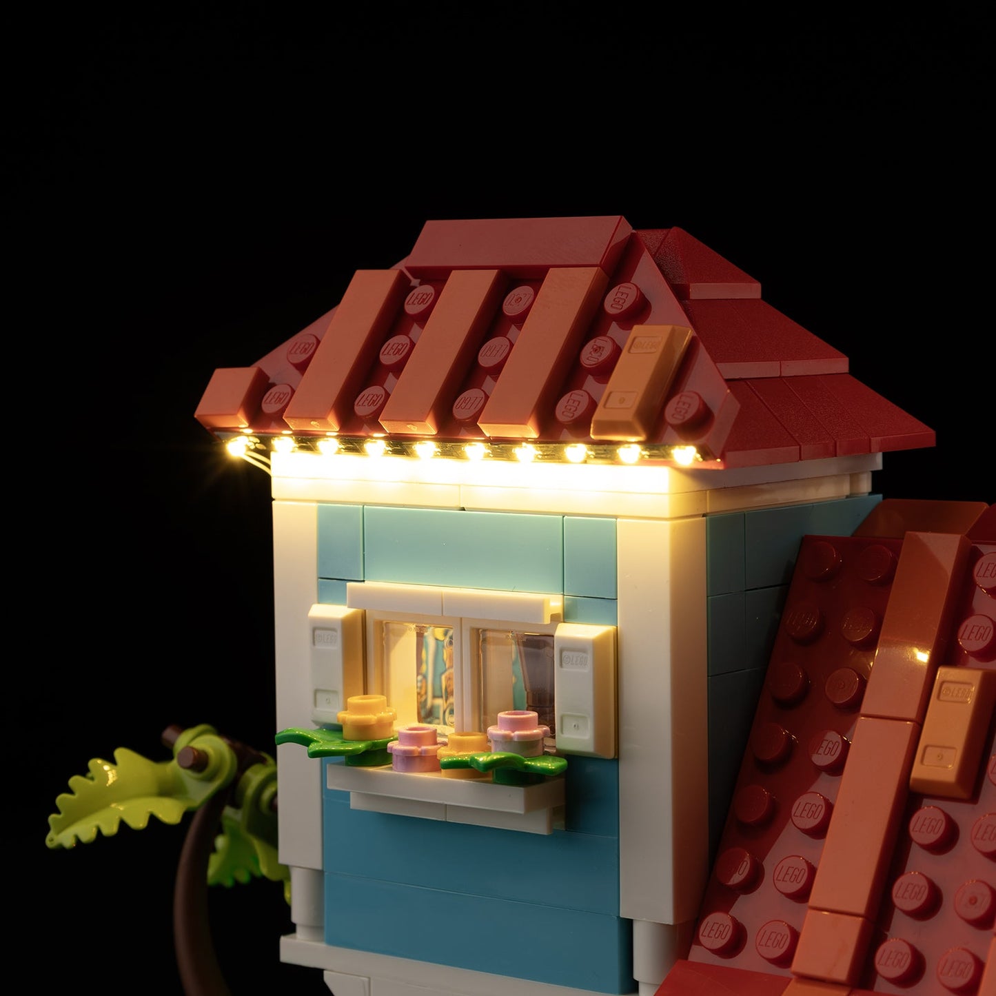 Light Kit For LEGO Lilo and Stitch Beach House 43268 - 43268-Lilo-and-Stitch-Beach-House-7-details