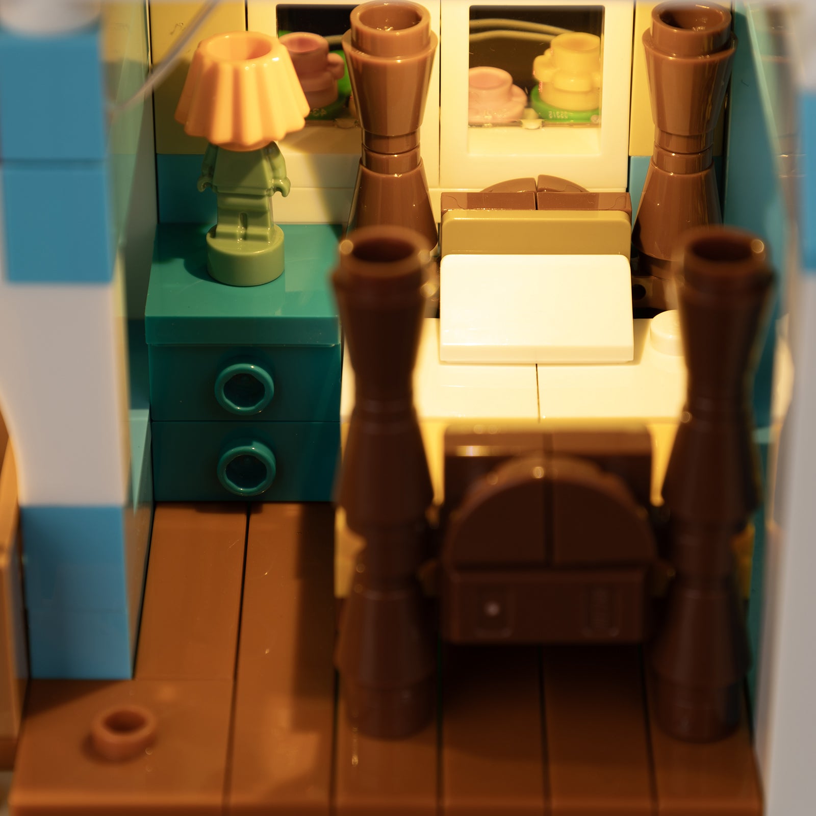 43268 Lilo and Stitch Beach House 9 details
