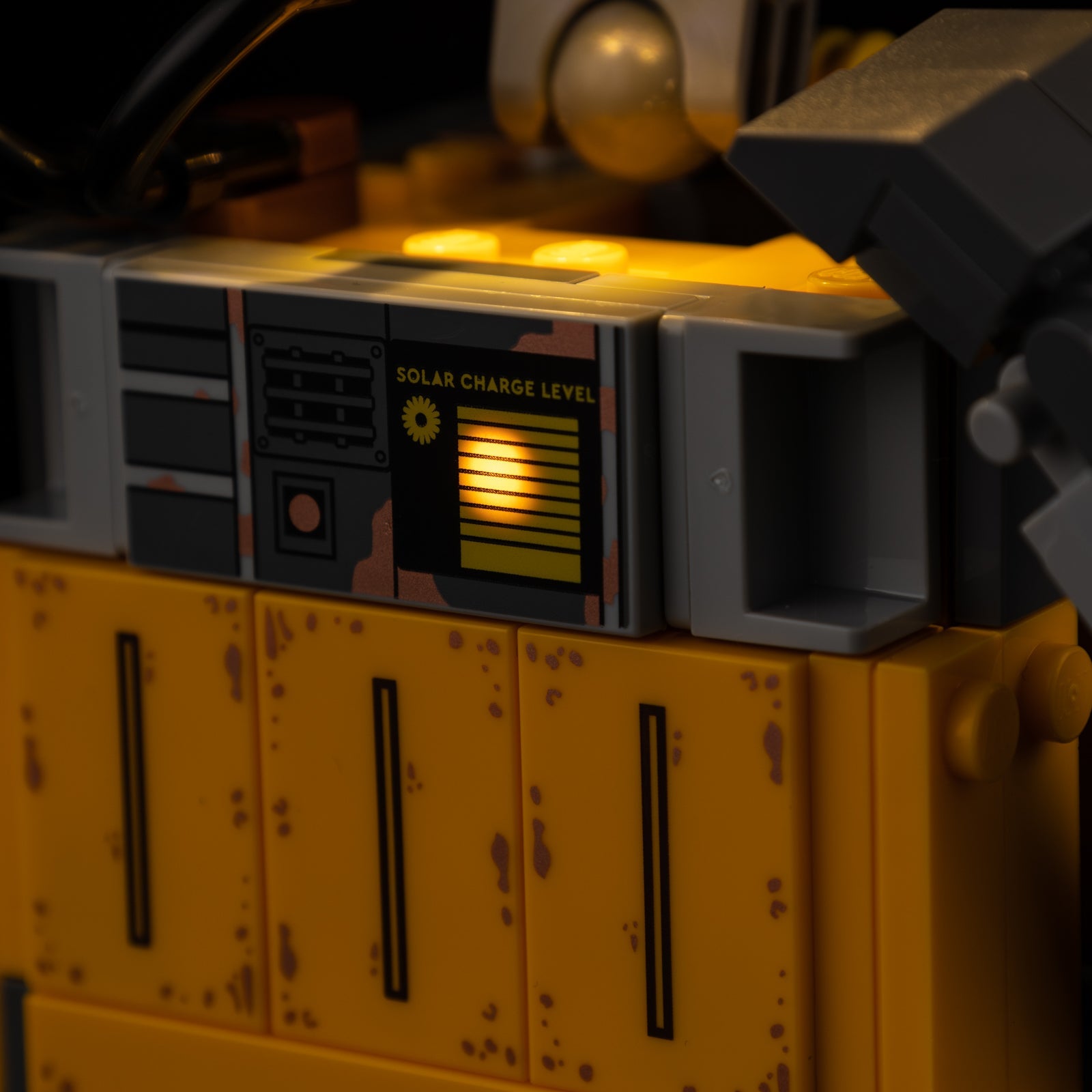 Light Kit For LEGO Wall-E and Eve 43279 - 43279-Wall-E-and-Eve-7-details