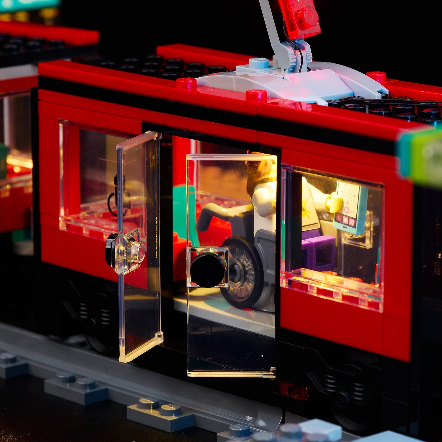 Light Kit For LEGO Downtown Streetcar and Station 60423 - 60423-Downtown-Streetcar-and-Station-15-details