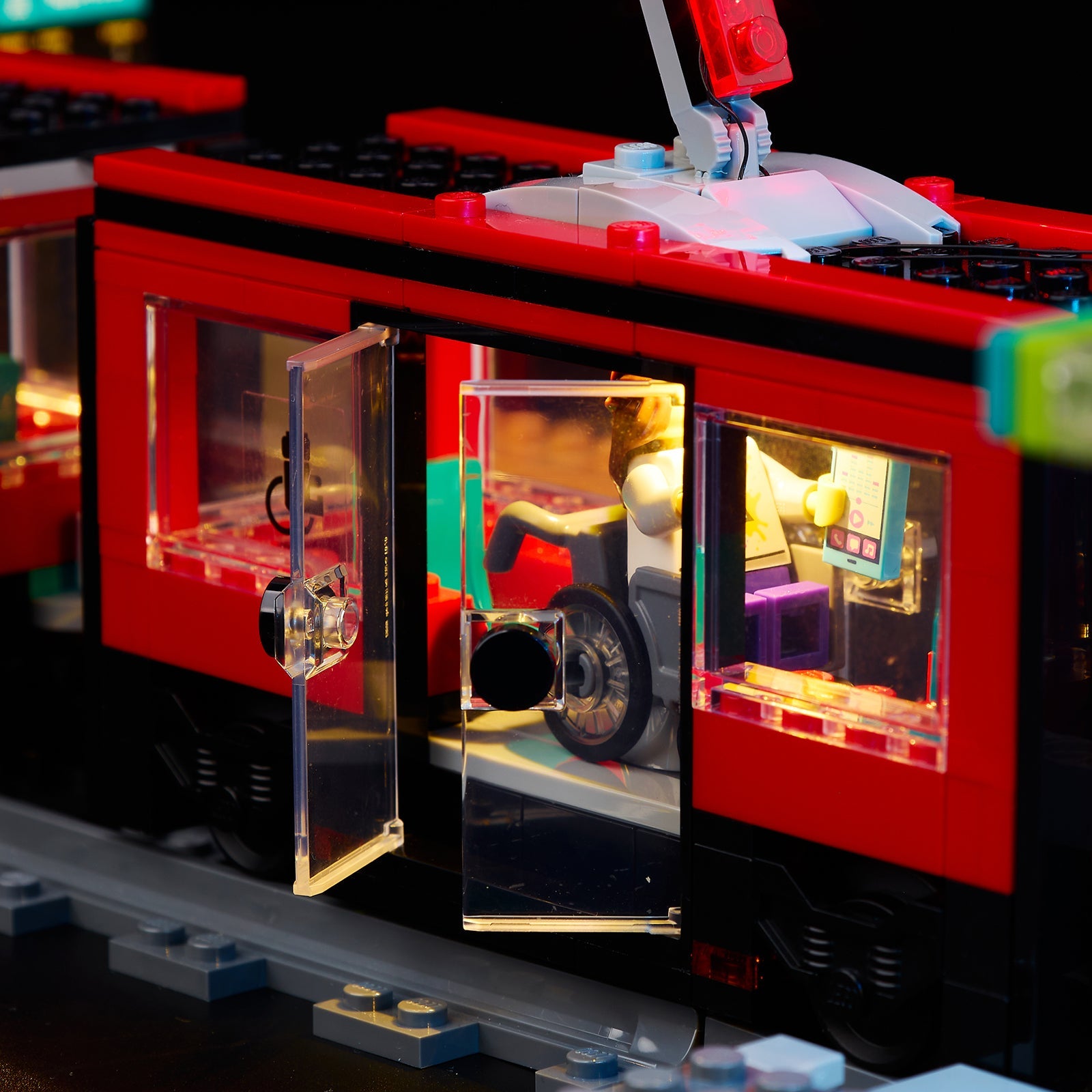 Light Kit For LEGO Downtown Streetcar and Station 60423 - 60423-Downtown-Streetcar-and-Station-15-details