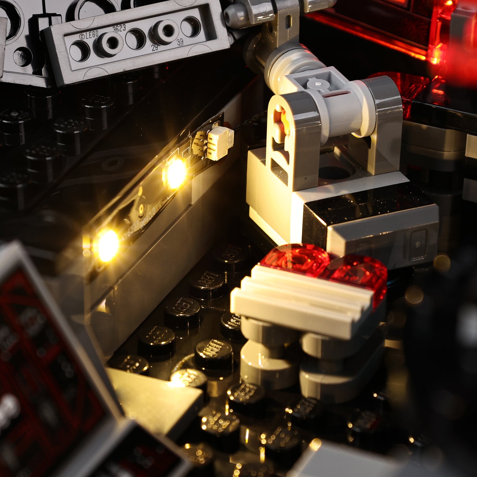 75389 The Dark Falcon The Dark Falcon The Dark Falcon 14 details