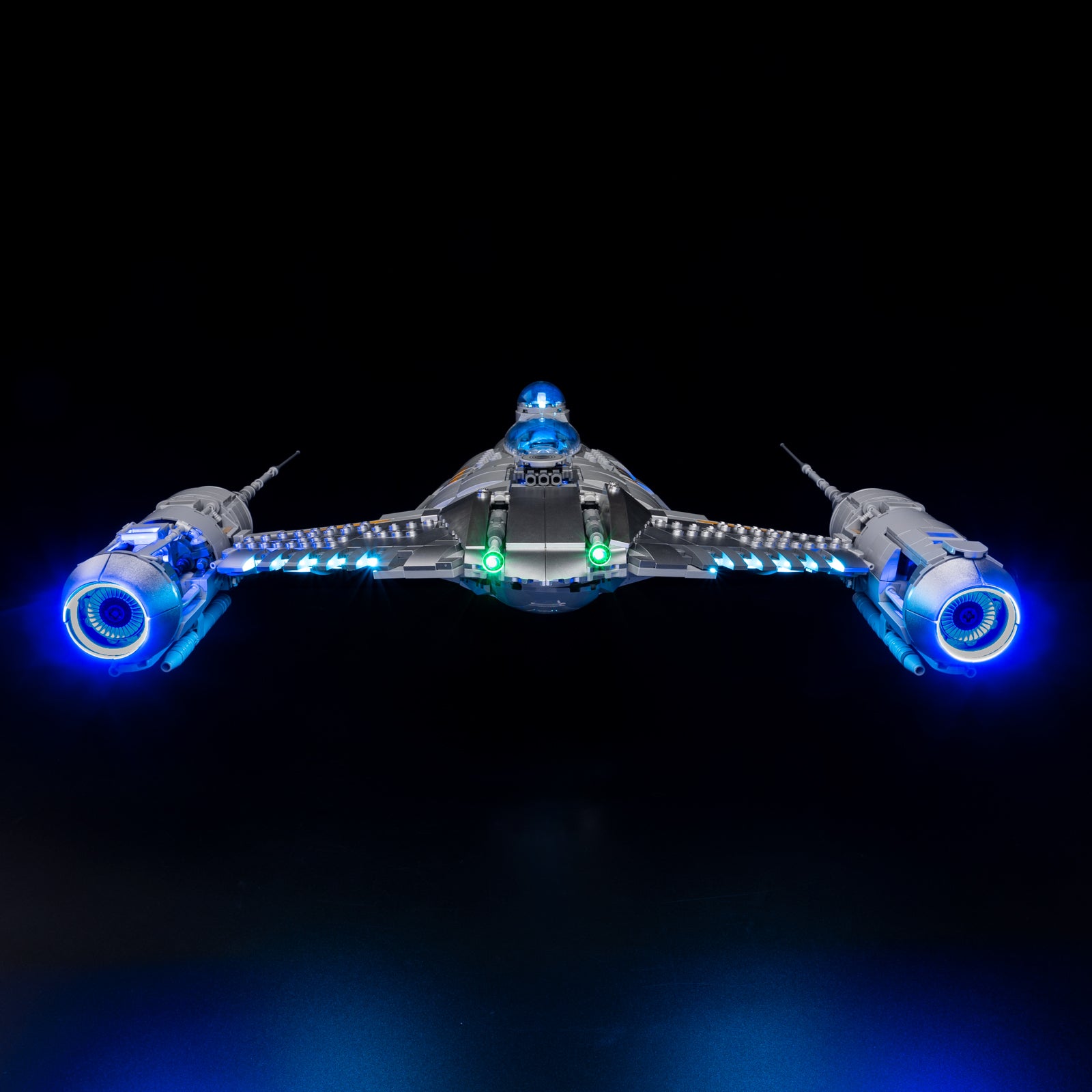 Front view of the assembled The Mandalorian's N-1 Starfighter™ LEGO lighting