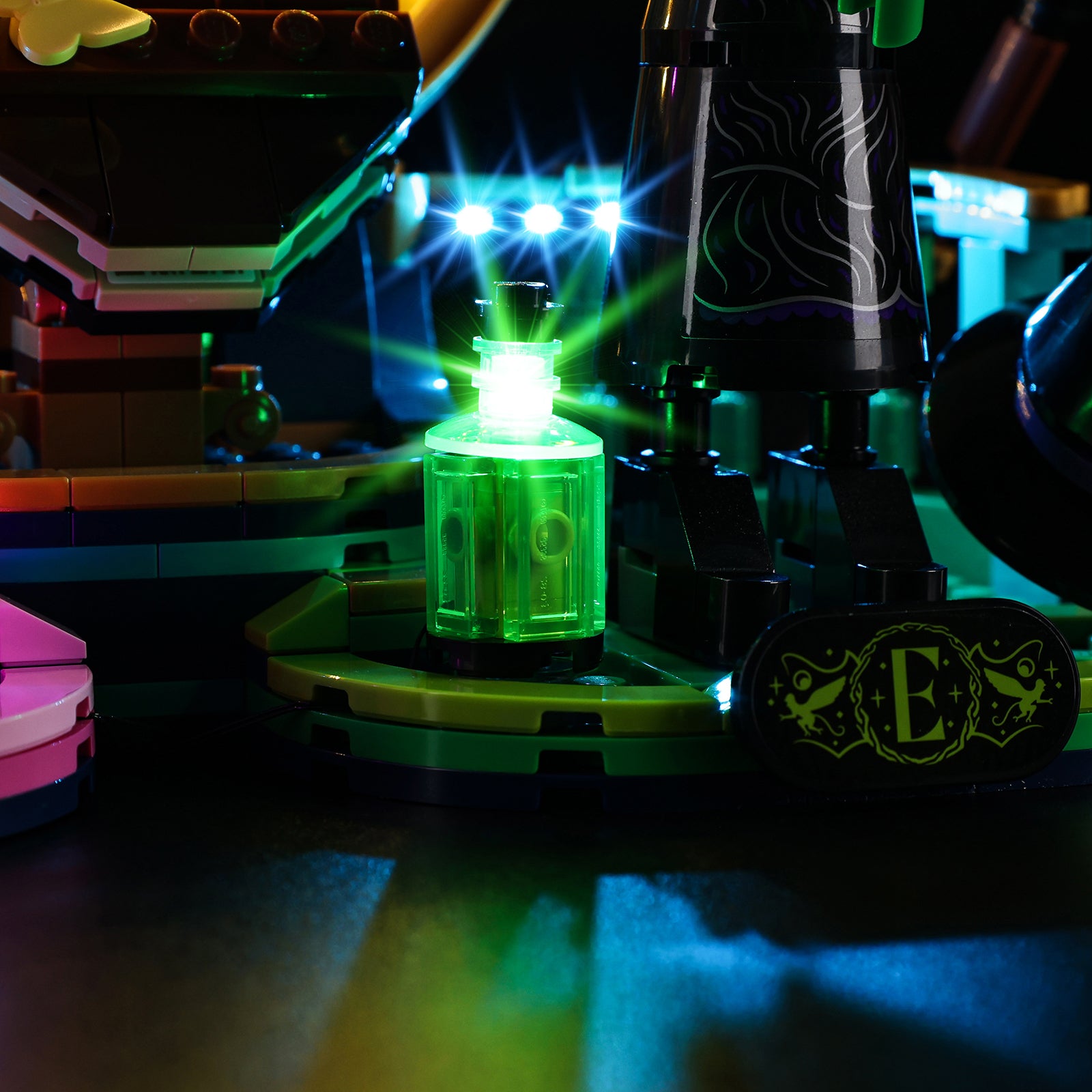 75682 Elphaba Glinda 7 details