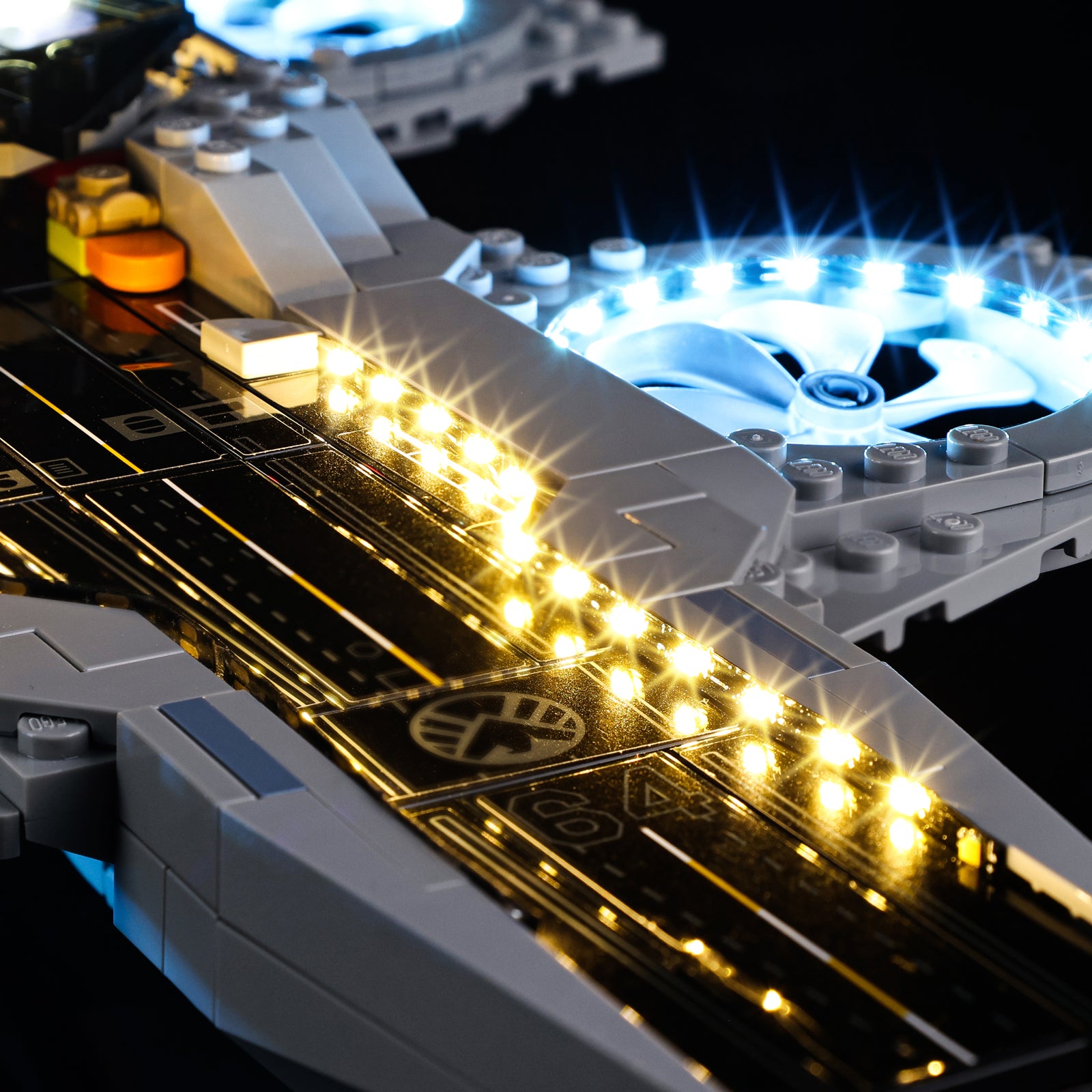 76295 Avengers Helicarrier 9 details