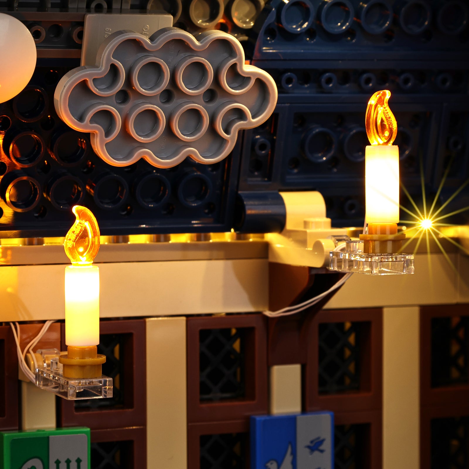Hogwarts Castle: The Great Hall 76435 - close-up of small accent LED