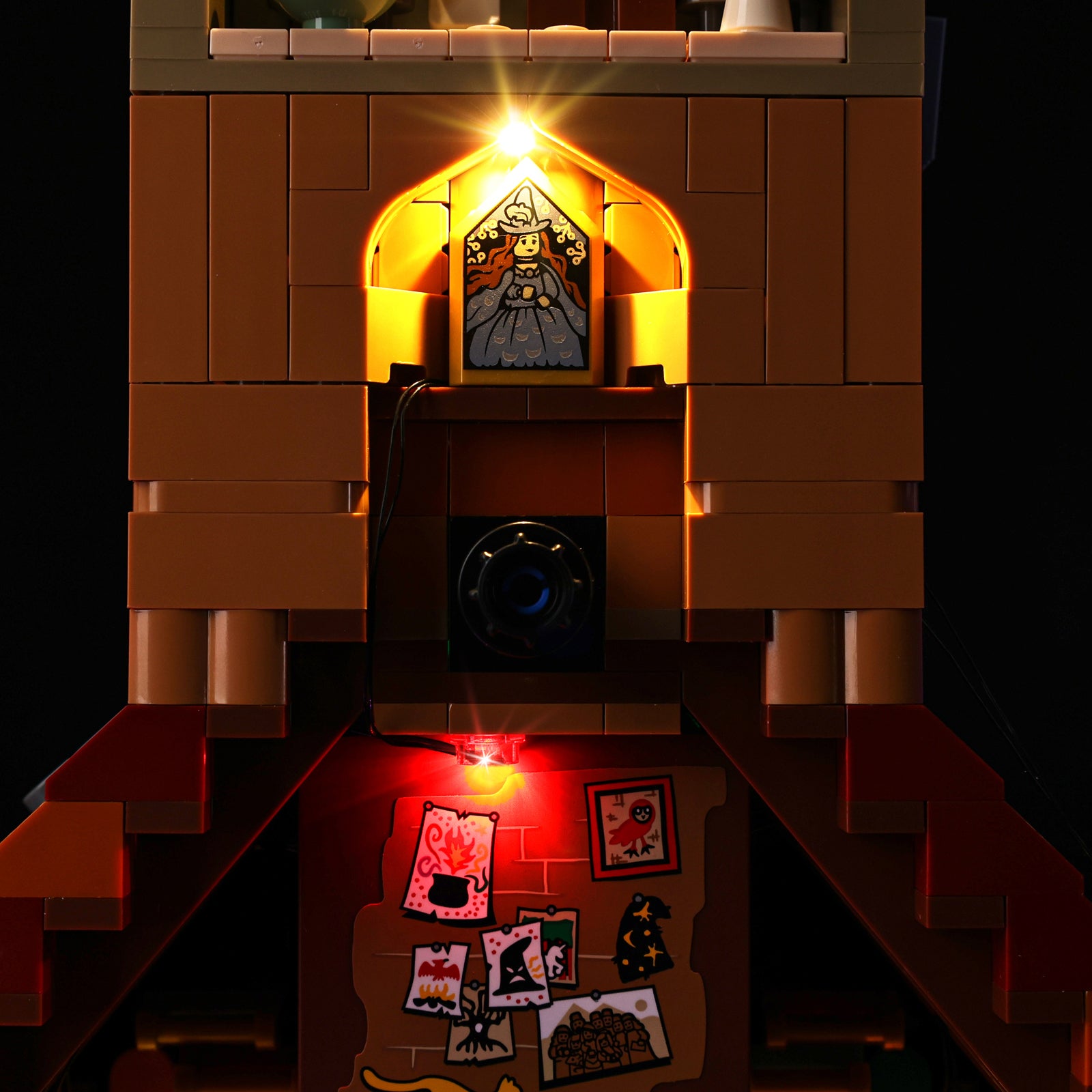The Burrow – Collectors' Edition 76437 - close-up of weapon and glow detail