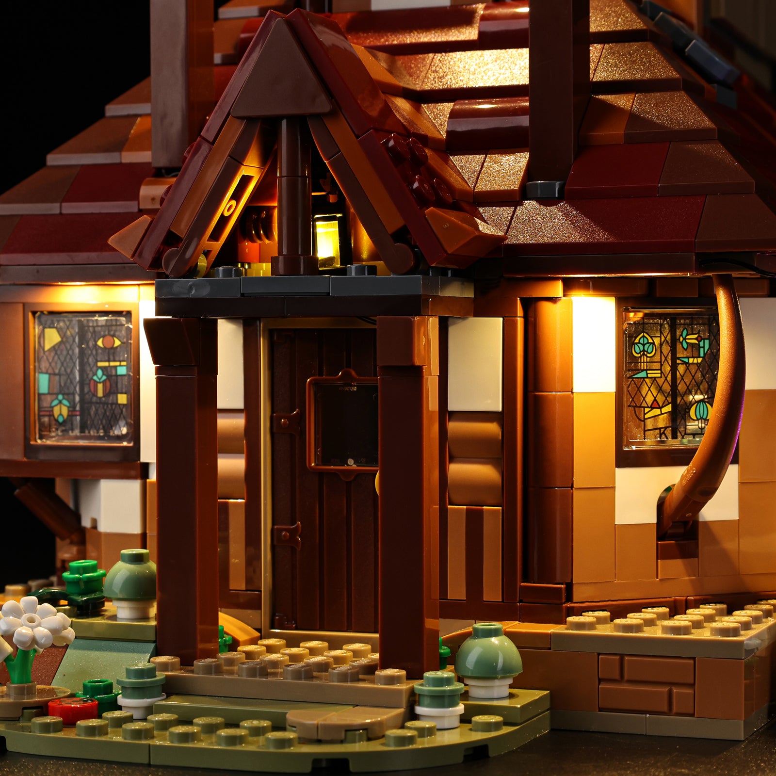 The Burrow – Collectors' Edition 76437 - close-up of headlight and front detail
