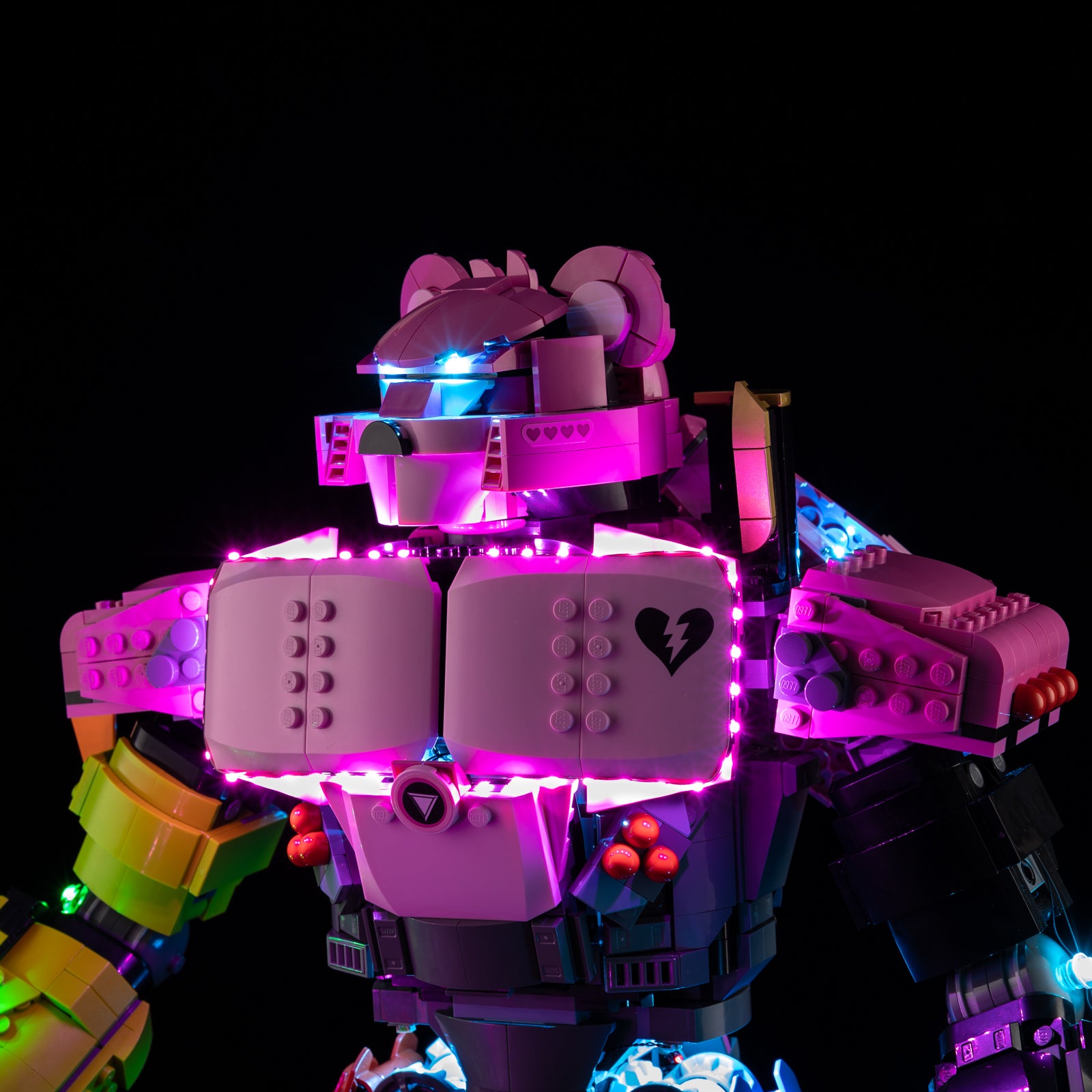 Mecha Team Leader 77078 - close-up of cockpit and interior glow
