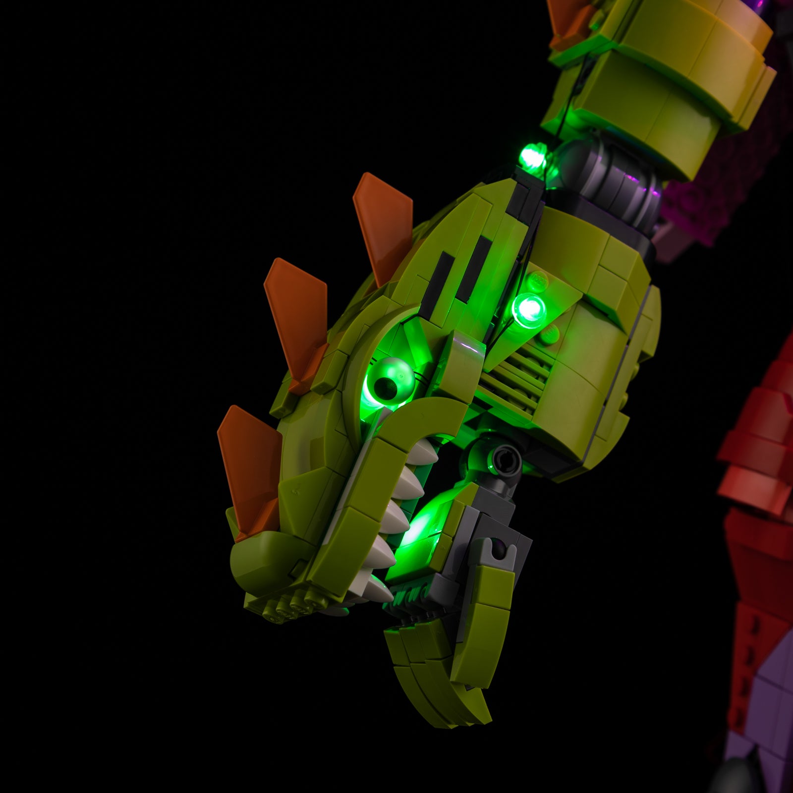 Mecha Team Leader 77078 - close-up of rear vent and tail light